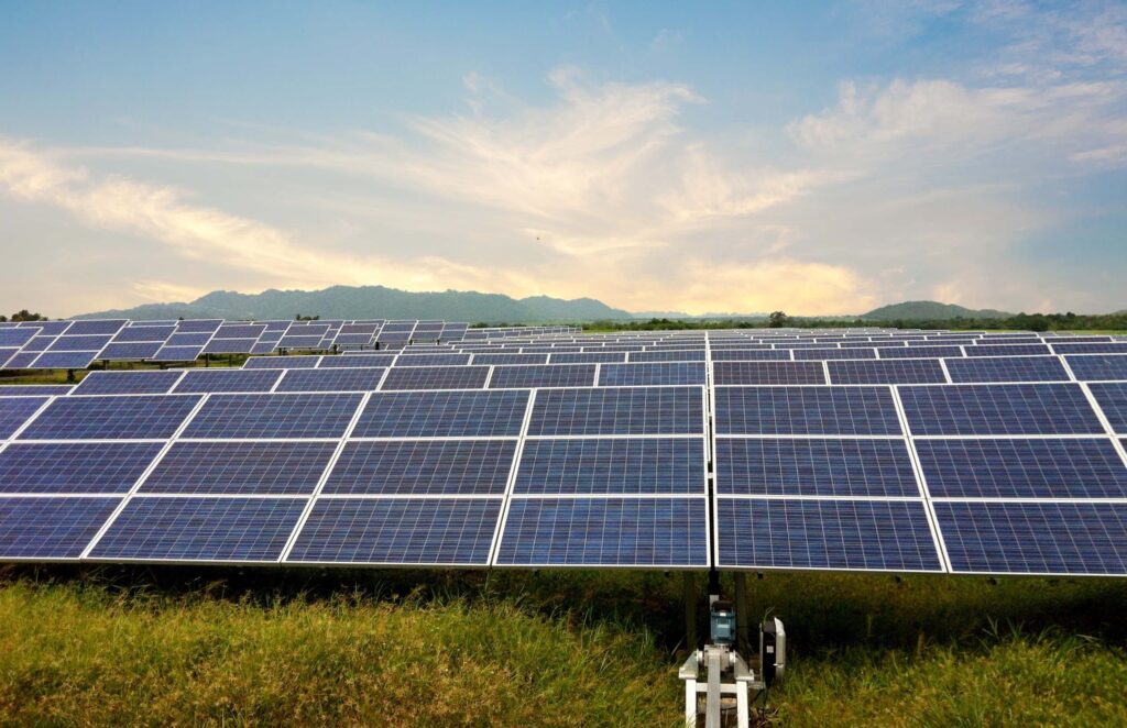 ภาพโซลาร์ฟาร์ม